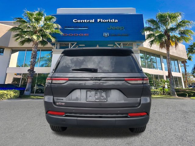 Certified 2024 Jeep Grand Cherokee Altitude AWD/4WD image 6