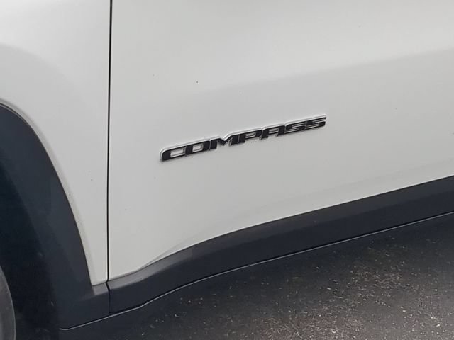 Used 2025 Jeep Compass Limited AWD/4WD image 12