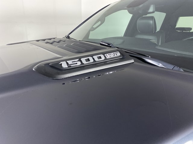 Used 2019 RAM 1500 Laramie w/ Sport Appearance Package AWD/4WD image 10