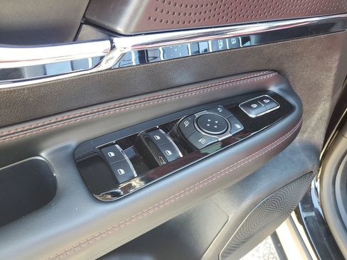 Used 2023 Lincoln Corsair Reserve AWD/4WD image 14