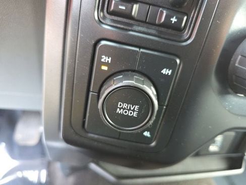 Used 2021 Ford F150 XLT image 32