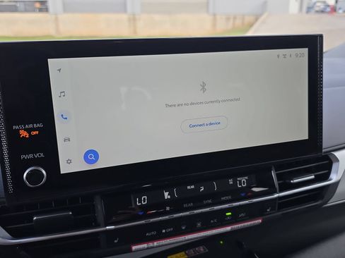 New 2026 Toyota Sienna XLE FWD image 17