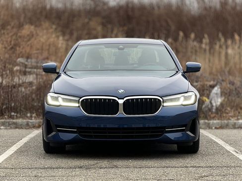 Used 2022 BMW 530i xDrive 530i xDrive Sedan w/ Convenience Package image 5