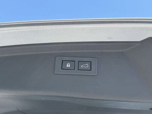 Certified 2025 Subaru Outback Premium w/ Popular Package #1 AWD/4WD image 15