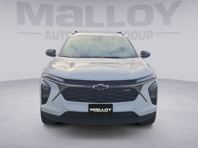 Certified 2025 Chevrolet Trax RS w/ Driver Confidence Package FWD image 8
