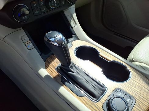 Used 2019 GMC Acadia Denali w/ Technology Package FWD image 19