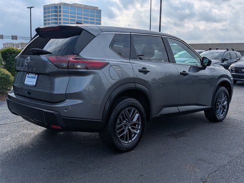 Used 2024 Nissan Rogue S image 4