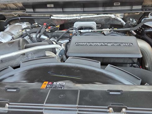 Used 2025 Chevrolet Silverado 2500 High Country w/ Technology Package AWD/4WD image 13