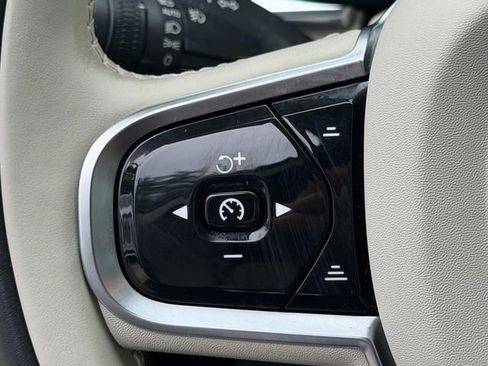 Certified 2024 Volvo XC60 B5 Plus w/ Protection Package Premier AWD/4WD image 23