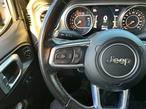 Used 2020 Jeep Gladiator Overland image 38