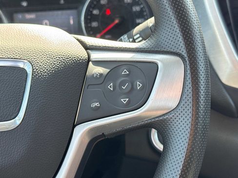 Used 2024 GMC Terrain SLE image 12