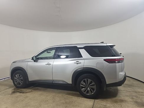 Used 2025 Nissan Pathfinder S image 4