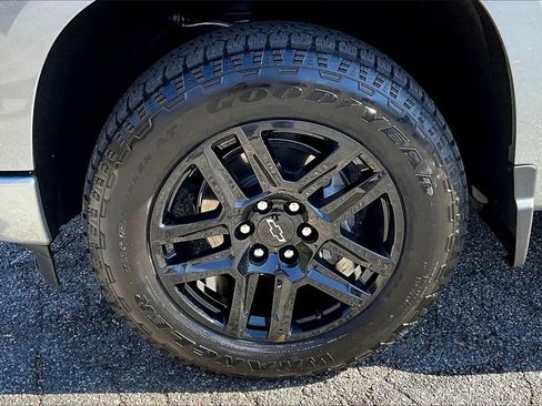 Certified 2025 Chevrolet Silverado 1500 Custom w/ Turbomax Blackout Package image 29