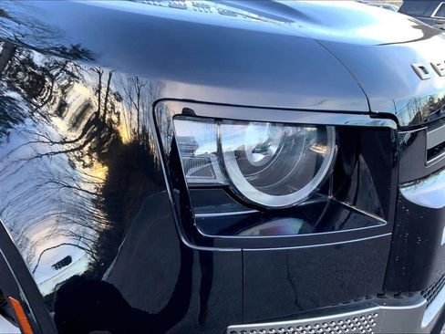 Used 2022 Land Rover Defender 90 X-Dynamic S image 24
