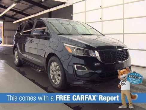 Used 2020 Kia Sedona LX image 2