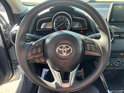 Used 2018 Toyota Yaris iA image 12