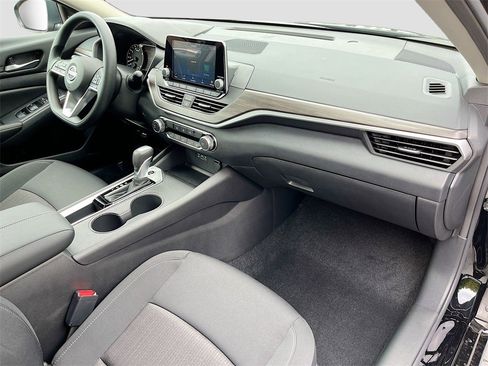 New 2025 Nissan Altima 2.5 SV image 24