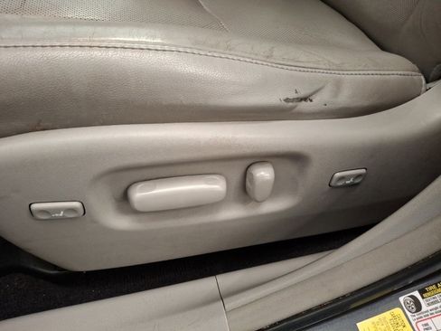 Used 2012 Toyota Highlander Limited image 14