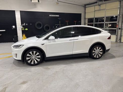 Used 2020 Tesla Model X Long Range image 5