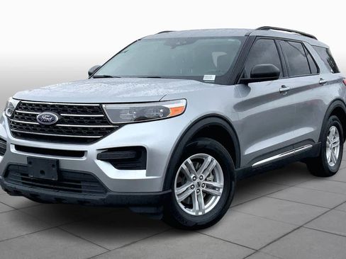 Used 2023 Ford Explorer XLT image 1