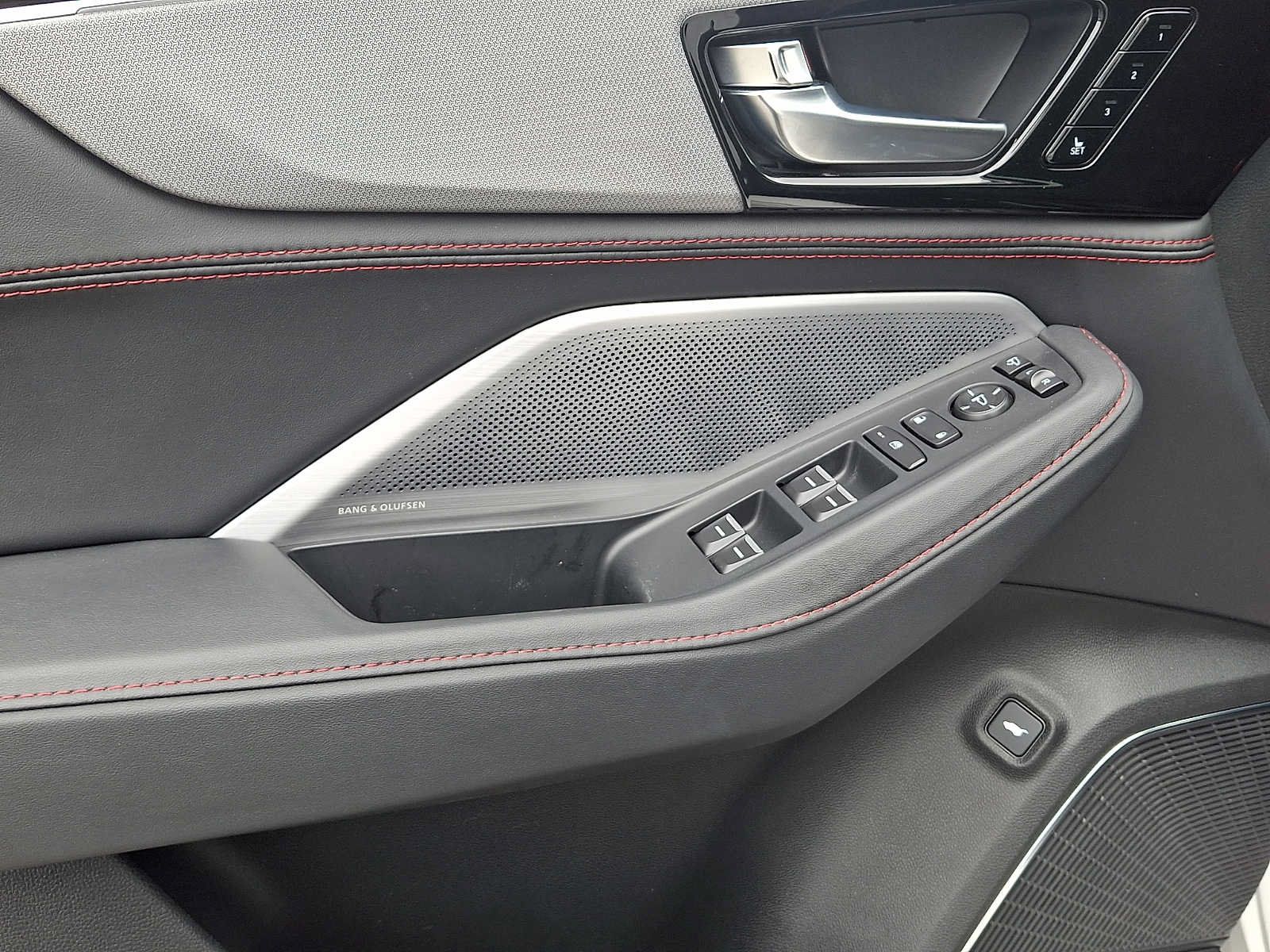 Used 2025 Acura MDX A-Spec AWD/4WD image 13