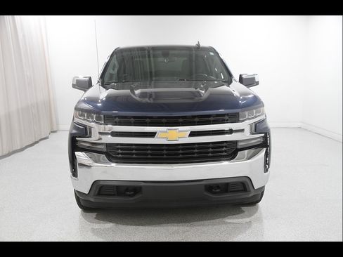 Used 2022 Chevrolet Silverado 1500 LT AWD/4WD image 2