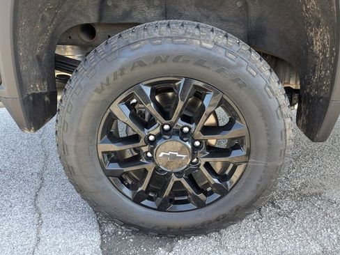 Used 2025 Chevrolet Silverado 2500 LT w/ Trail Boss Package image 12