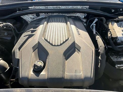 Used 2023 Porsche Macan Turbo image 30