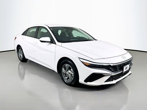 New 2026 Hyundai Elantra SE w/ Cargo Package image 3