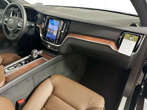 Certified 2025 Volvo V60 B5 Cross Country Plus w/ Protection Package Premier image 26