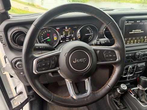 Used 2023 Jeep Wrangler Unlimited Sahara AWD/4WD image 12