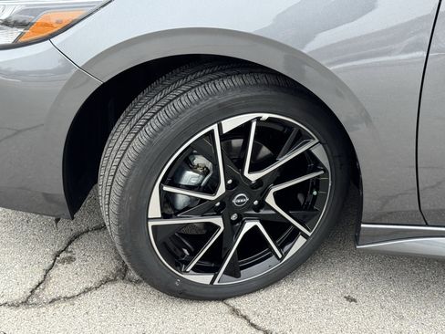 Certified 2025 Nissan Sentra SR w/ SR Premium Package image 40