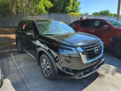 Used 2024 Nissan Pathfinder SL