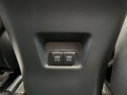 Used 2019 Toyota RAV4 XLE AWD/4WD image 29