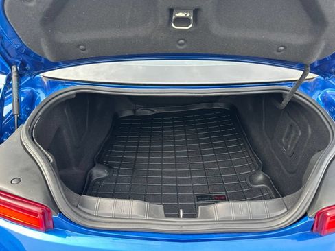 Used 2018 Chevrolet Camaro LT RWD image 7