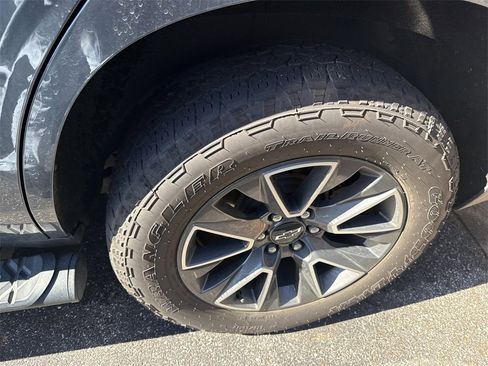 Used 2021 Chevrolet Tahoe Z71 w/ Z71 Signature Package image 6