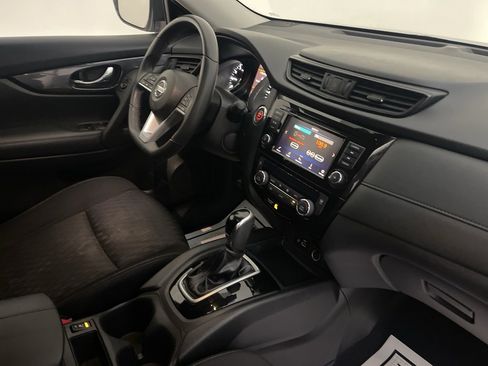 Used 2019 Nissan Rogue SV image 35