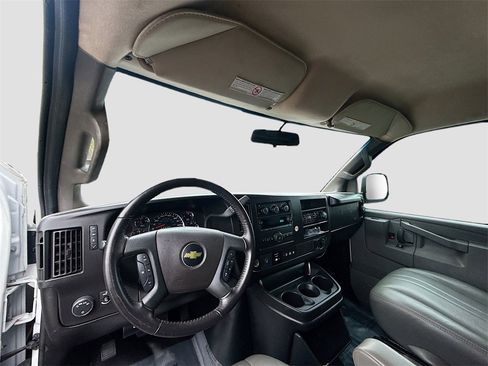 Used 2022 Chevrolet Express 2500 w/ Driver Convenience Package image 9