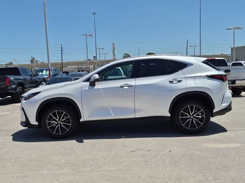 Used 2024 Lexus NX 250 FWD image 3