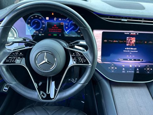 Certified 2022 Mercedes-Benz EQS 580 4MATIC Sedan image 30