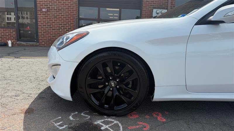 Used 2015 Hyundai Genesis 3.8 RWD image 5