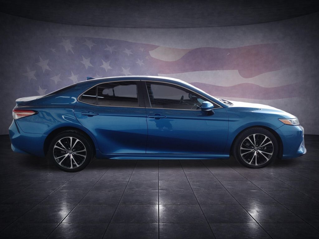Used 2019 Toyota Camry SE w/ Carpet Mat Package FWD image 6