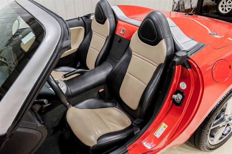 Used 2007 Saturn Sky w/ Premium Trim Pkg RWD image 17