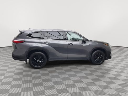 Used 2021 Toyota Highlander XLE image 40