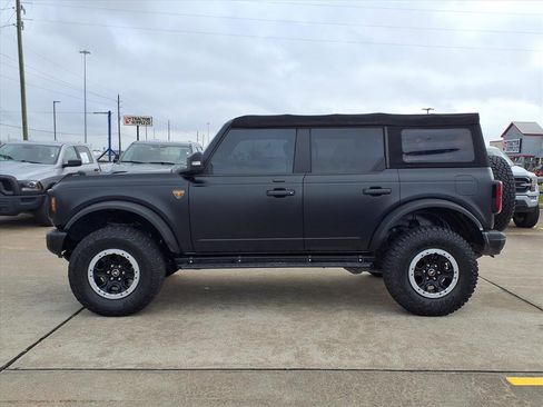 Used 2022 Ford Bronco Badlands image 3