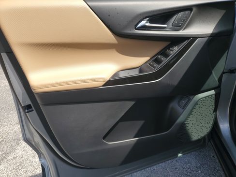 Used 2026 Chevrolet Equinox ACTIV w/ Convenience Package III image 10