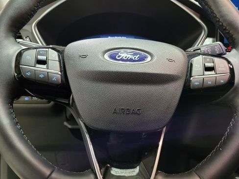 Used 2025 Ford Escape Platinum image 34