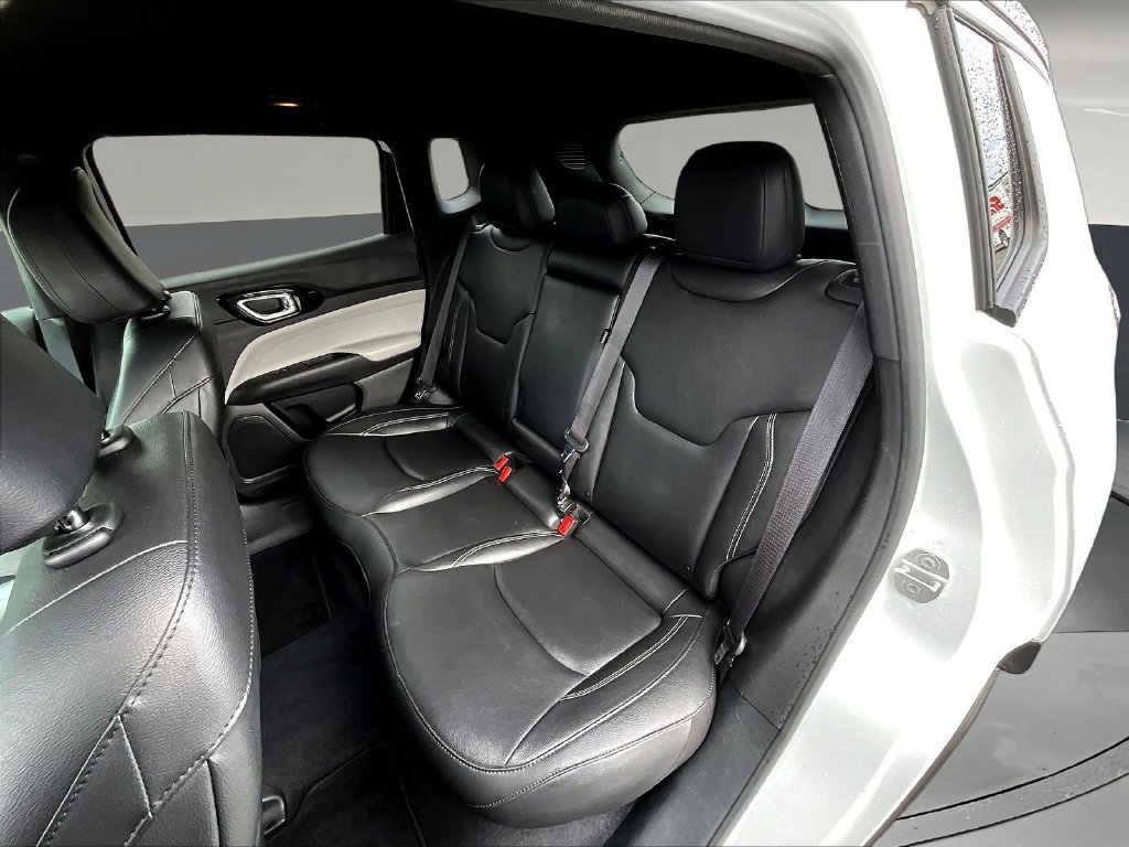 Used 2025 Jeep Compass Limited AWD/4WD image 25