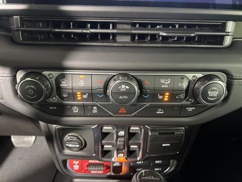 New 2026 Jeep Gladiator Mojave AWD/4WD image 23