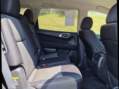 Used 2017 Nissan Pathfinder S FWD image 14